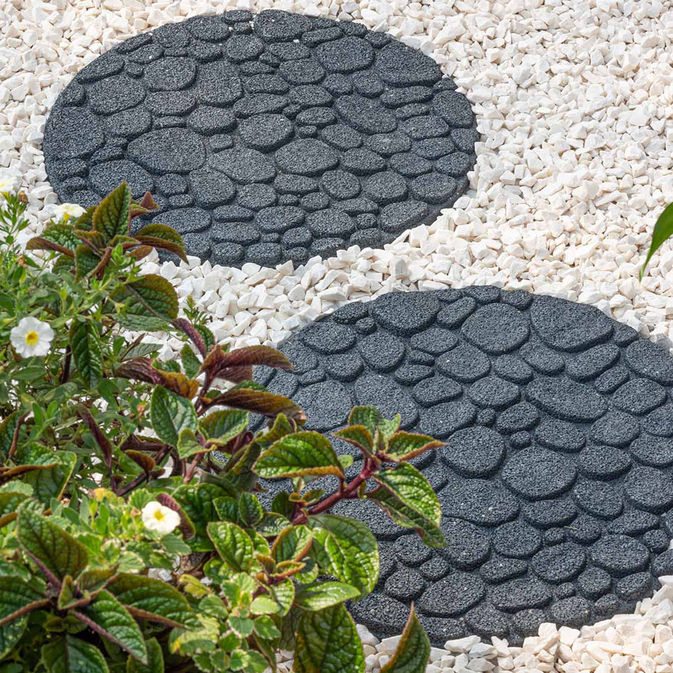 Greenfingers Recycled Rubber River Rock Stepping Stone