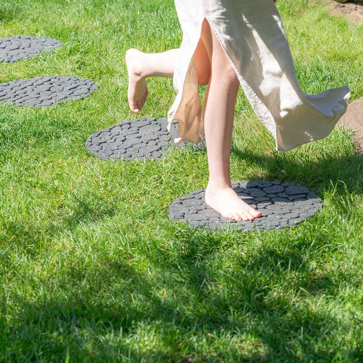 Greenfingers Recycled Rubber River Rock Stepping Stone