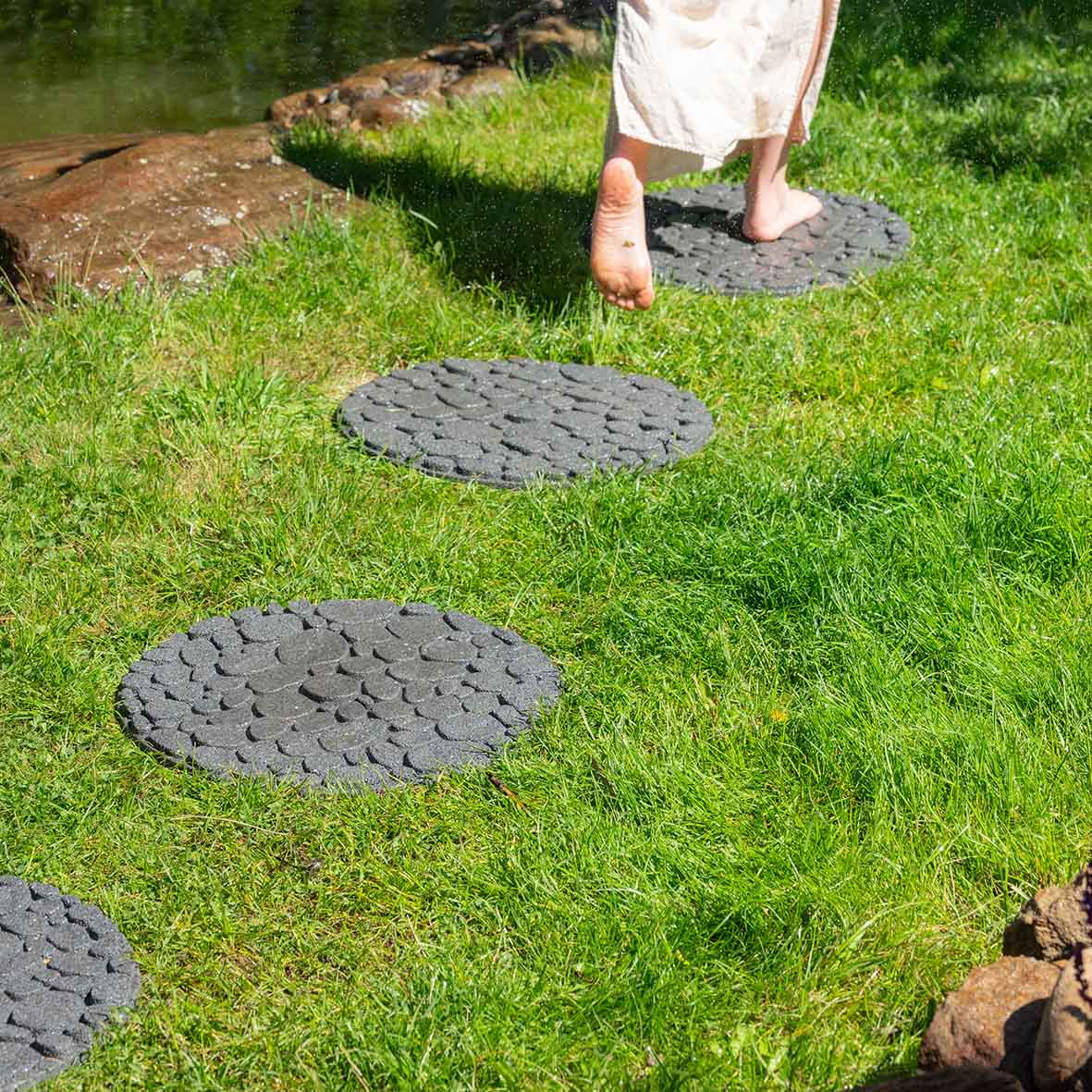 Greenfingers Recycled Rubber River Rock Stepping Stone