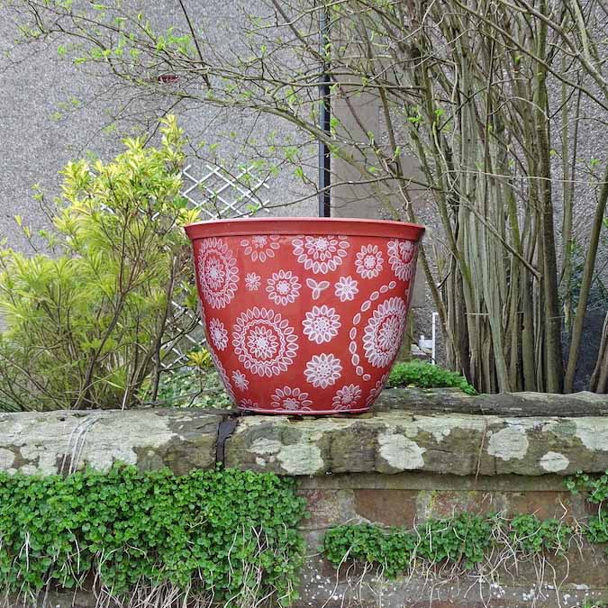 Greenfingers Chengdu Planter - Terracotta with White - 40cm