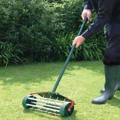 Bosmere Rolling Lawn Aerator