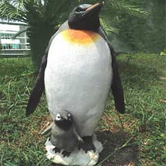 Emperor Penguin with Chick Garden Ornament