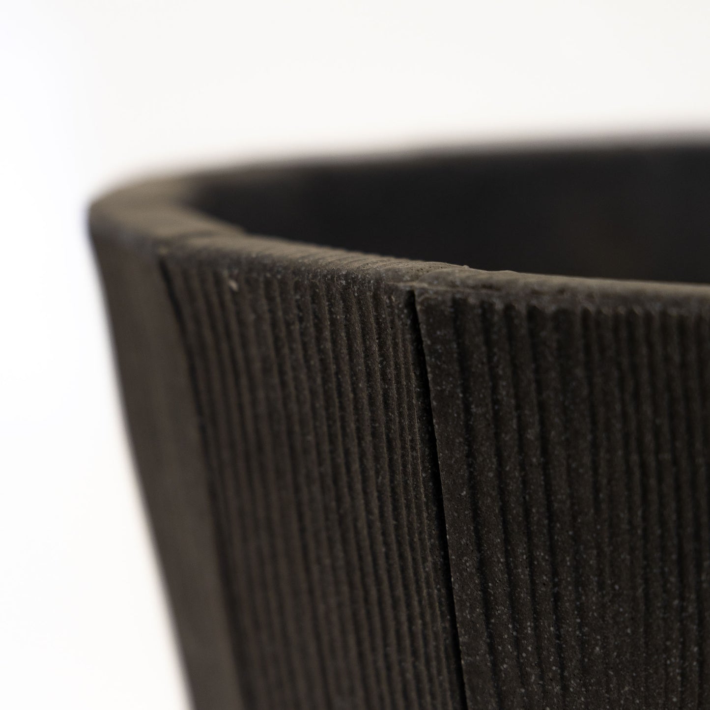 Greenfingers Wood Effect Round Planter - Anthracite